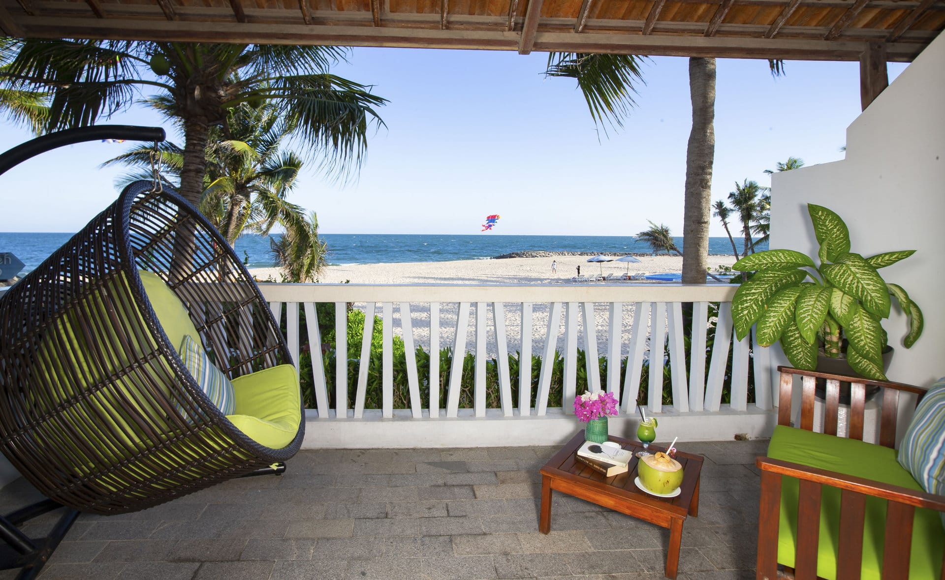 BUNGALOW BEACH FRONT